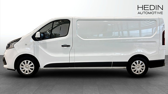 Nissan NV300 6 of 17