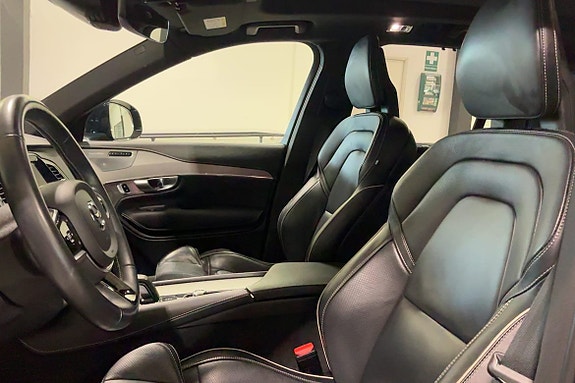 Volvo XC90 12 of 30