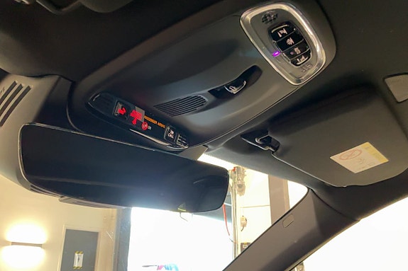 Volvo XC90 27 of 30