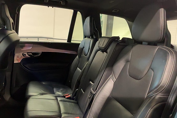 Volvo XC90 16 of 30