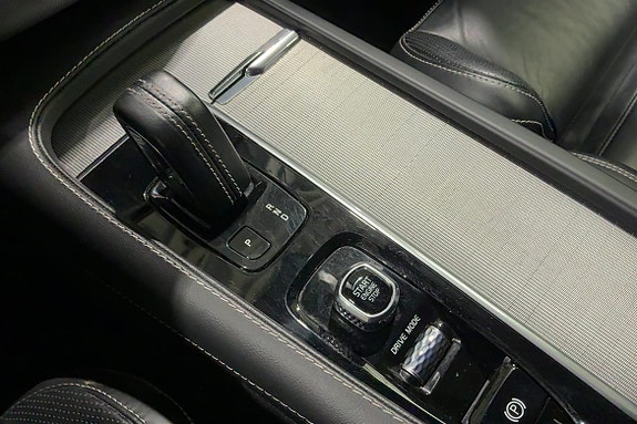 Volvo XC90 25 of 30