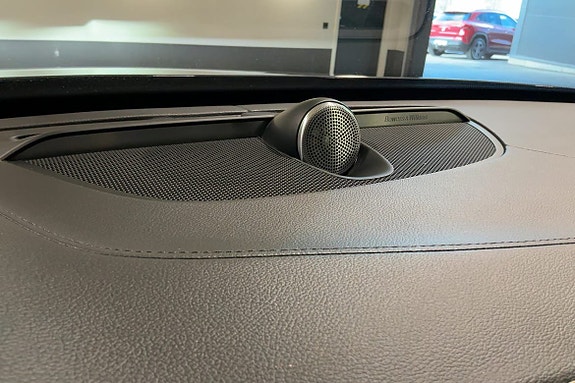 Volvo XC90 26 of 30