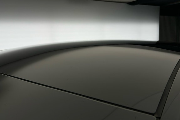Tesla Model Y 18 of 25
