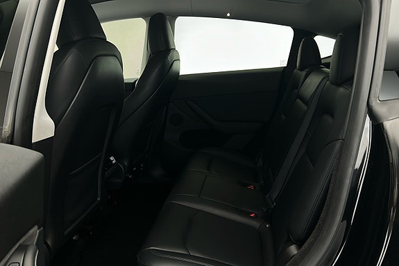 Tesla Model Y 12 of 25