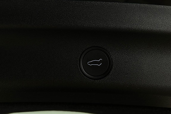 Tesla Model Y 14 of 25