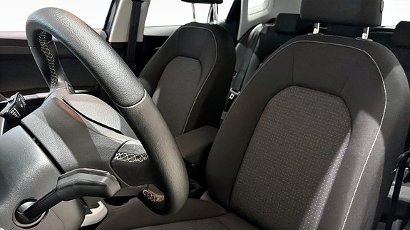 Seat Arona 8 of 12