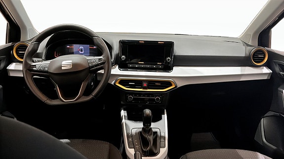 Seat Arona 10 of 12