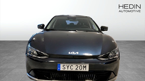Kia EV6 8 of 16