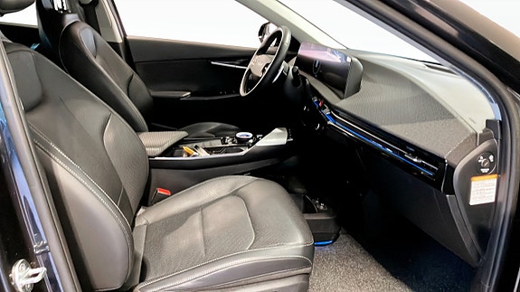Kia EV6 3 of 16