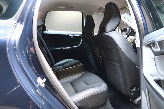 Volvo XC60 12 of 27