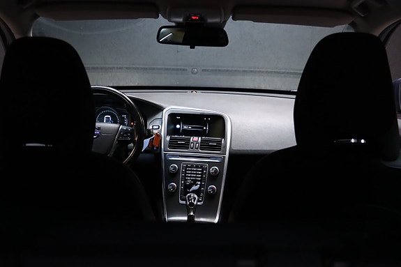 Volvo XC60 16 of 27