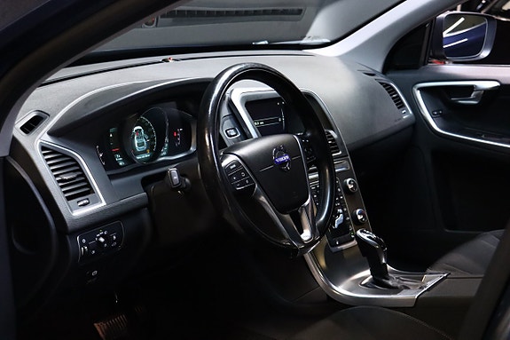 Volvo XC60 10 of 27