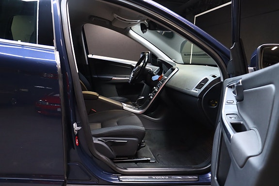 Volvo XC60 13 of 27