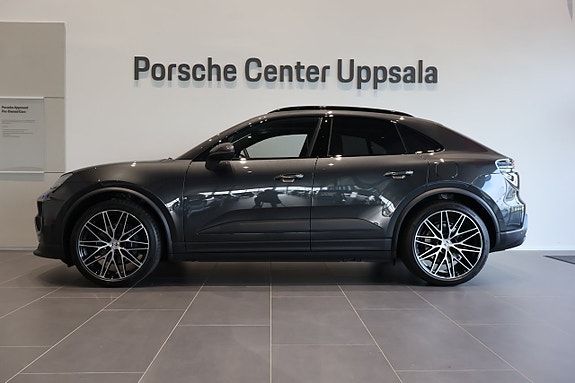 Porsche Macan 4 2 of 10
