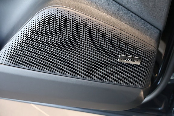 Porsche Macan 4 10 of 10