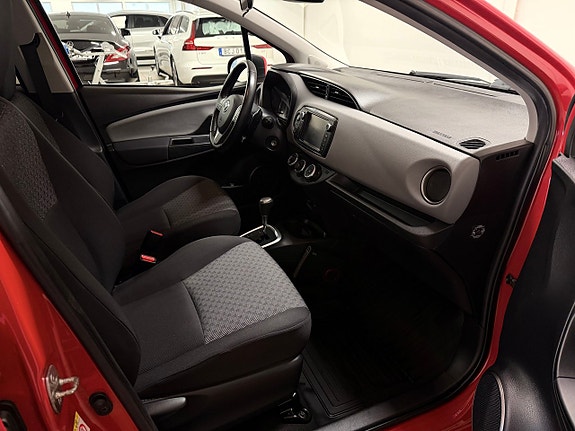 Toyota Yaris 7 of 11