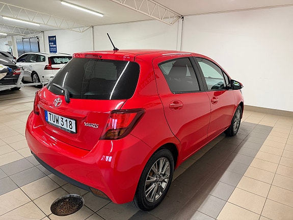 Toyota Yaris 5 of 11