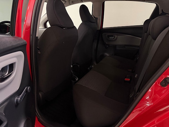 Toyota Yaris 11 of 11