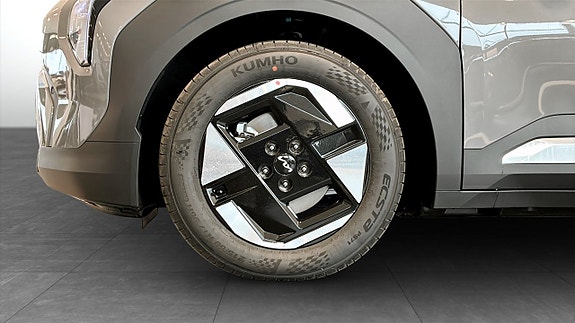 Kia EV3 9 of 17