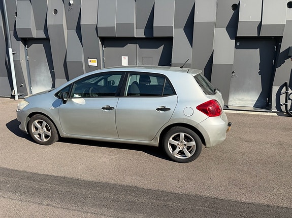 Toyota Auris 3 of 4