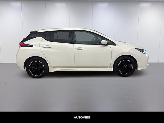 Nissan Leaf 5 of 11