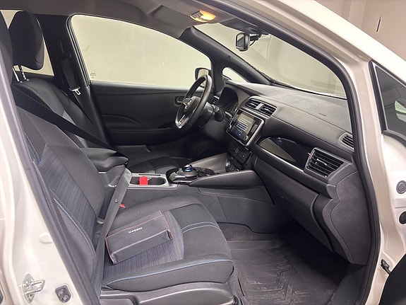 Nissan Leaf 7 of 11