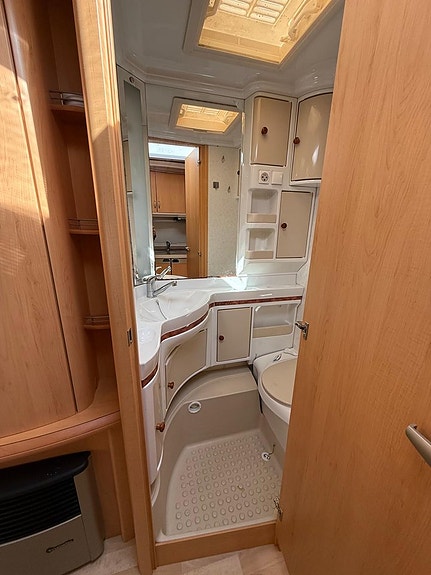 Hobby 540 UL DE LUXE *1 Ägare /1500Kg /4 Bädd /Långbädd* 4 of 19