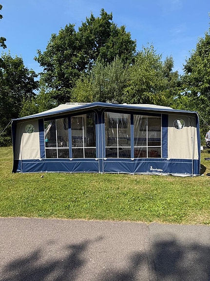 Hobby 540 UL DE LUXE *1 Ägare /1500Kg /4 Bädd /Långbädd* 2 of 19