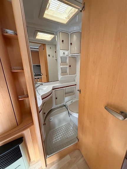 Hobby 540 UL DE LUXE *1 Ägare /1500Kg /4 Bädd /Långbädd* 17 of 19