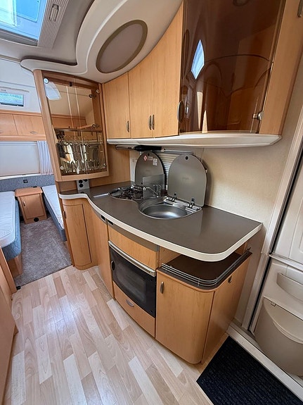Hobby 540 UL DE LUXE *1 Ägare /1500Kg /4 Bädd /Långbädd* 14 of 19