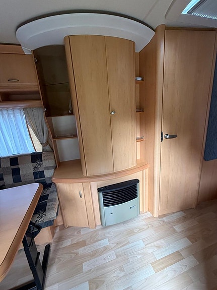 Hobby 540 UL DE LUXE *1 Ägare /1500Kg /4 Bädd /Långbädd* 15 of 19