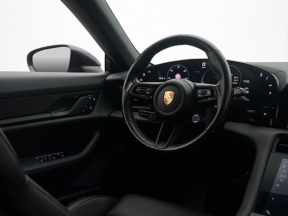 Porsche Taycan 18 of 30