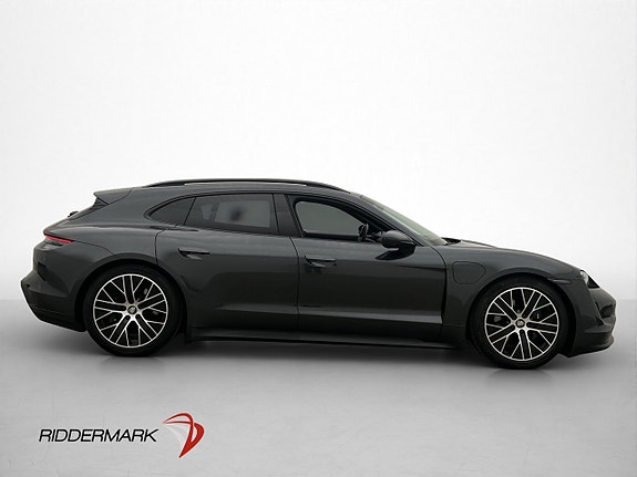 Porsche Taycan 10 of 30