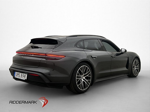 Porsche Taycan 9 of 30