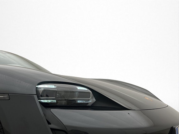 Porsche Taycan 12 of 30