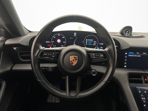 Porsche Taycan 17 of 30