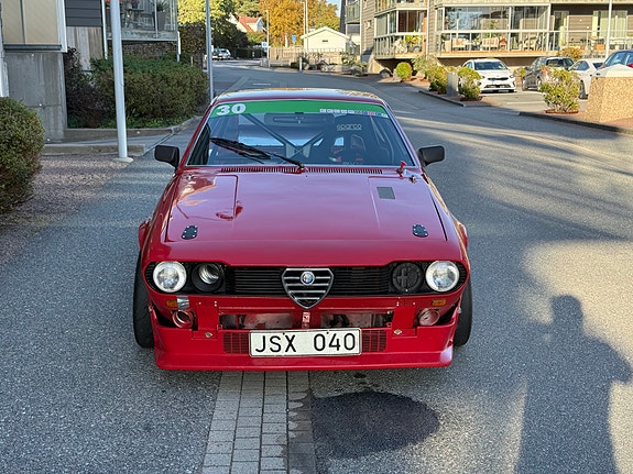 Alfa Romeo Alfetta 2 of 14