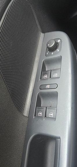 Volkswagen Golf VI 7 of 8