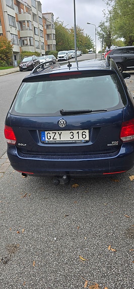 Volkswagen Golf VI 2 of 8