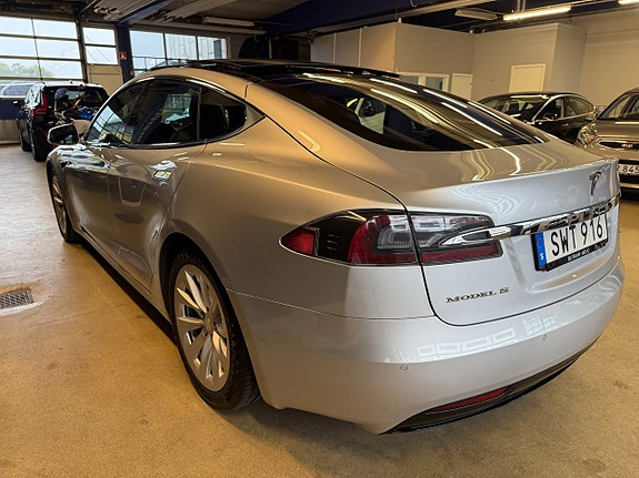 Tesla Model S 5 of 20
