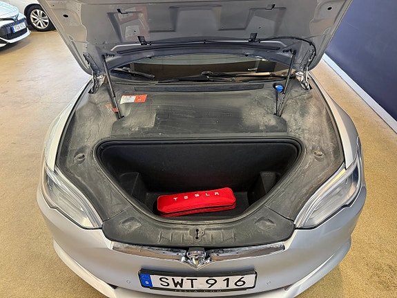 Tesla Model S 15 of 20