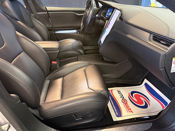 Tesla Model S 8 of 20