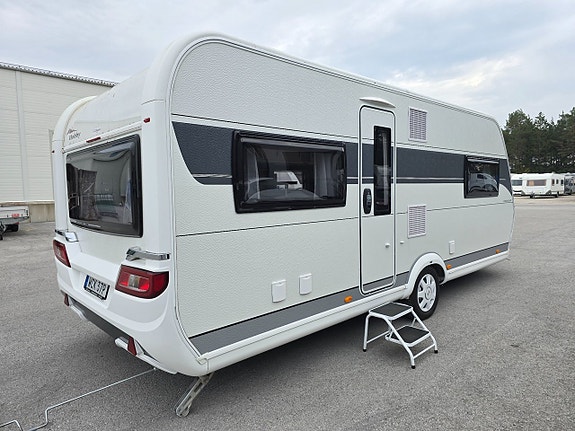Hobby 560 CFE Excellent *Fransk bädd *Alde *Mover *Förtält 3 of 26