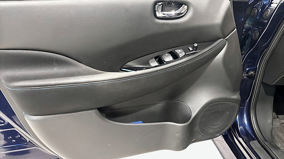 Nissan Leaf 11 of 16