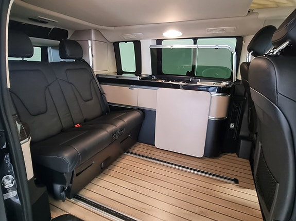 Mercedes-Benz V300 10 of 18