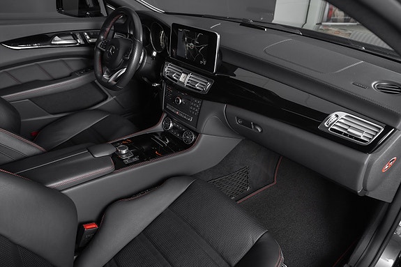 Mercedes-Benz CLS400 5 of 9