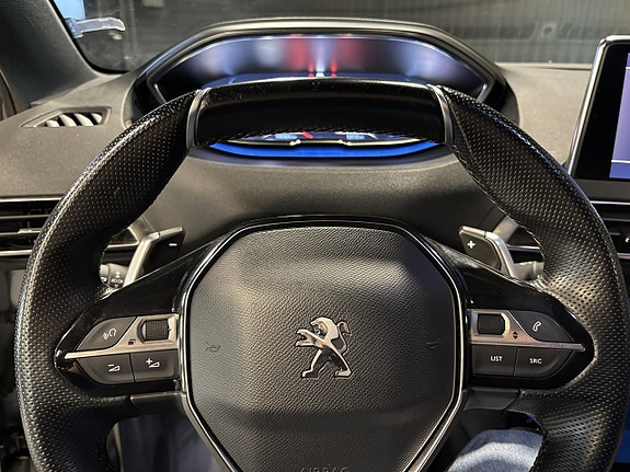 Peugeot 5008 17 of 22