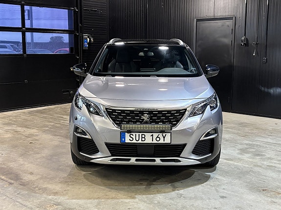 Peugeot 5008 2 of 22