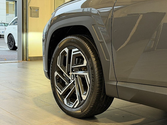 Hyundai Tucson 3 of 23