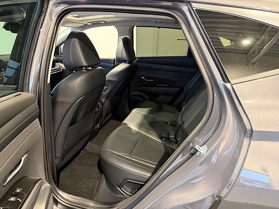 Hyundai Tucson 12 of 23